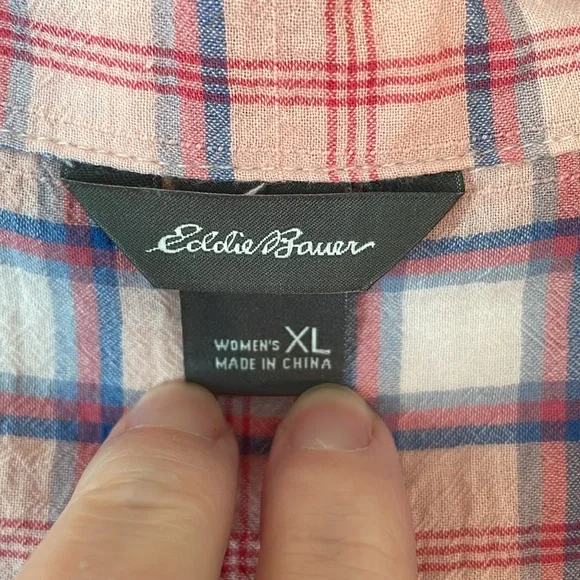 Eddie Bauer women’s cotton short sleeve button up v neck shirt. Size xl. - Picture 8 of 11